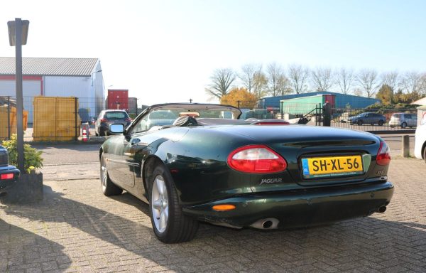 Jaguar XK 8 X100 Cabriolet.