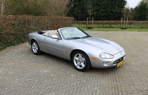 Jaguar XK 8    X100 4.0 V8 NA Cabrio